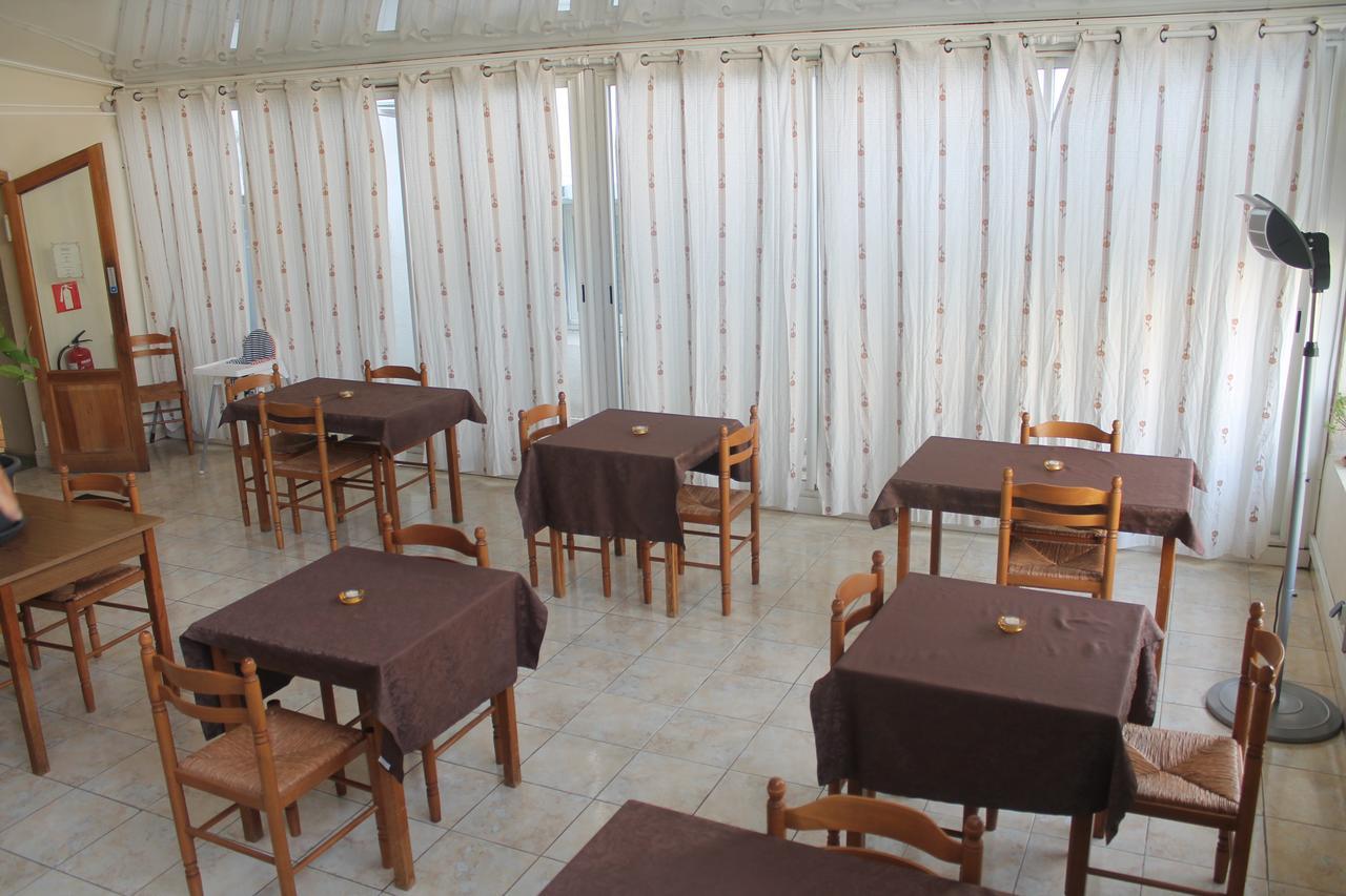 Hotel Les Acanthes Remoulins Kültér fotó